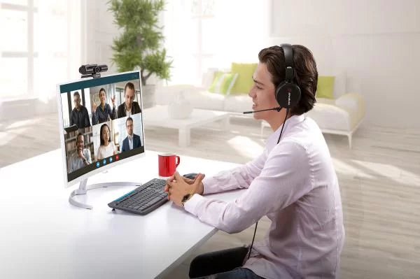 AVerMedia Live Streamer Gamer Cam 513 4K UHD Webcam, 4K Zoom Certified - Masters Voice Audio Visual